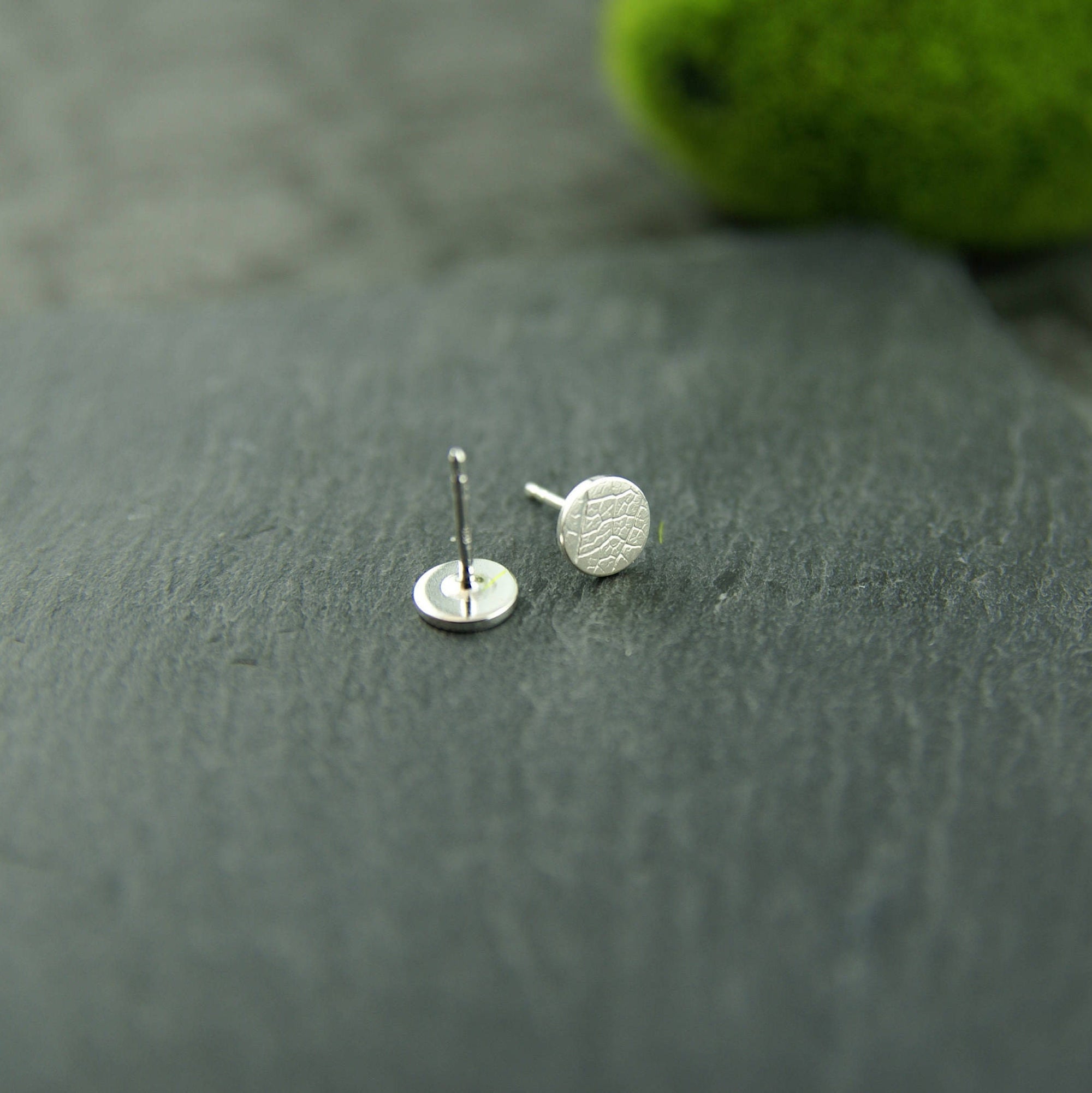 Small round earrings in sterling silver