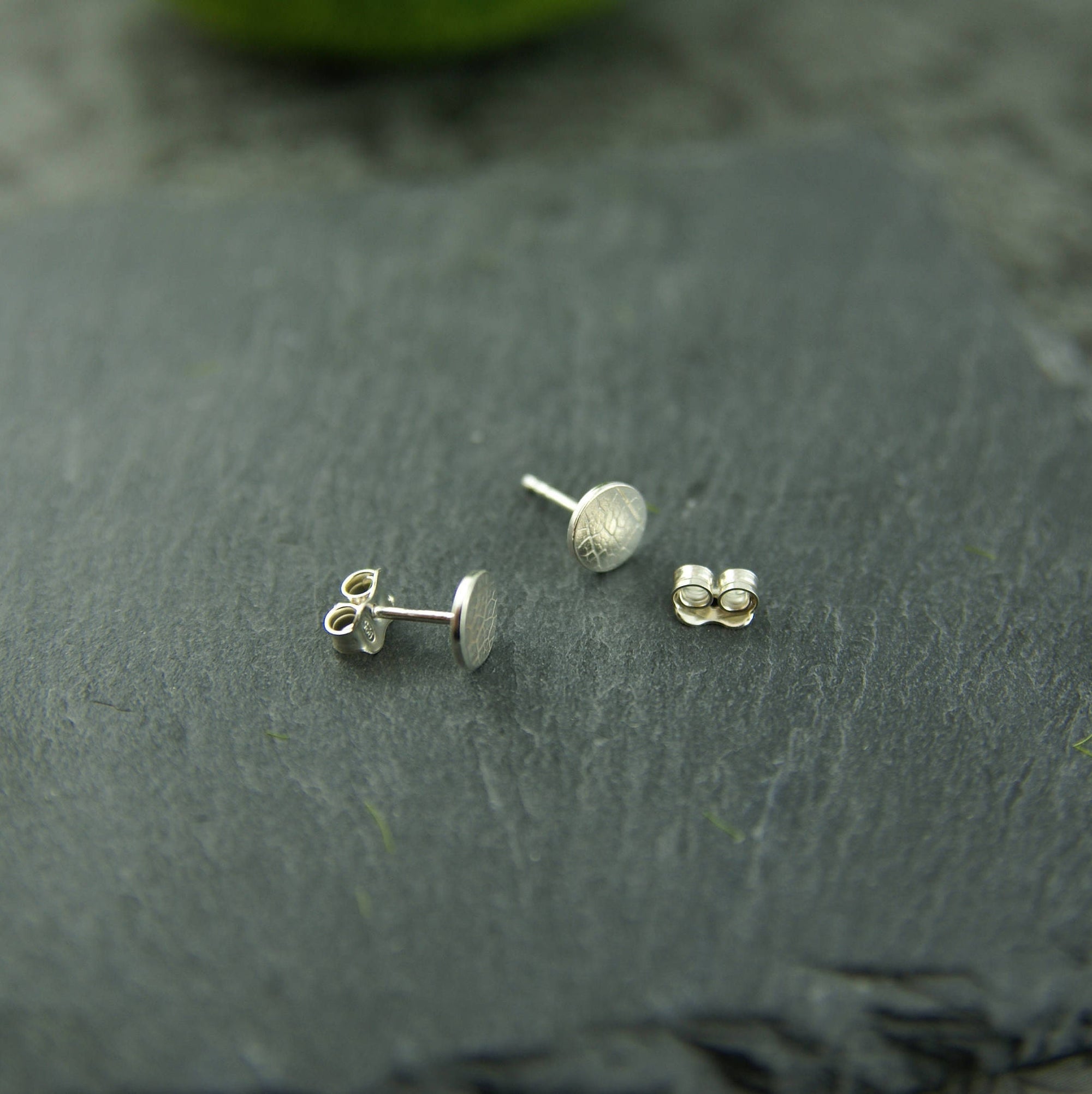 Small round earrings in sterling silver