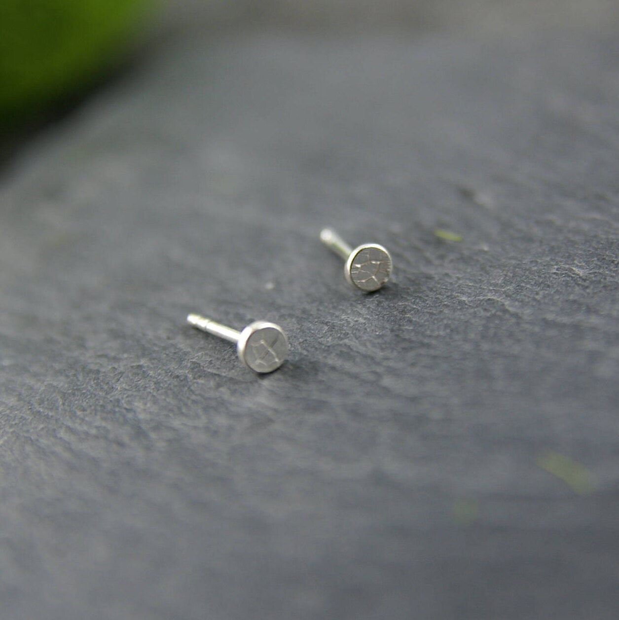 Mini leaf earrings in sterling silver