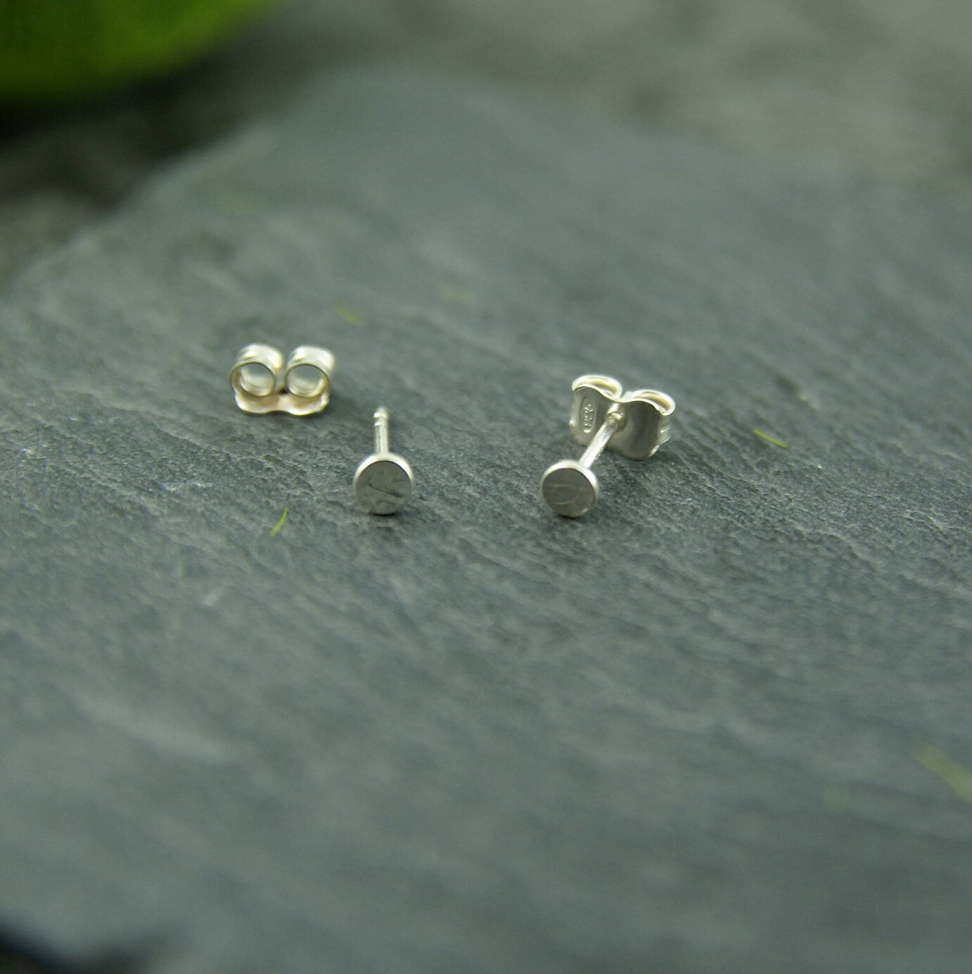 Mini leaf earrings in sterling silver