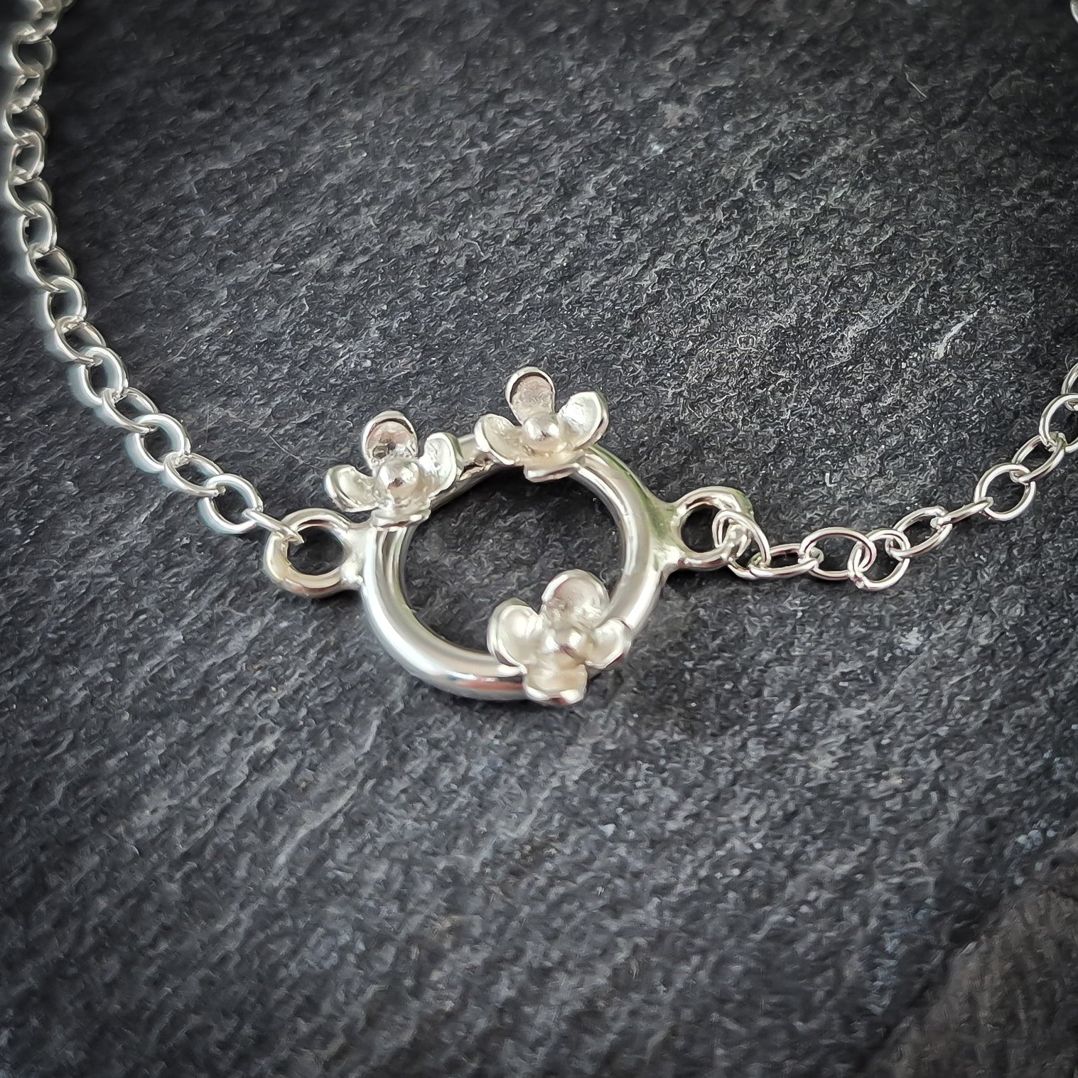 Bracelet ajustable en argent sterling Fleur de Lilas