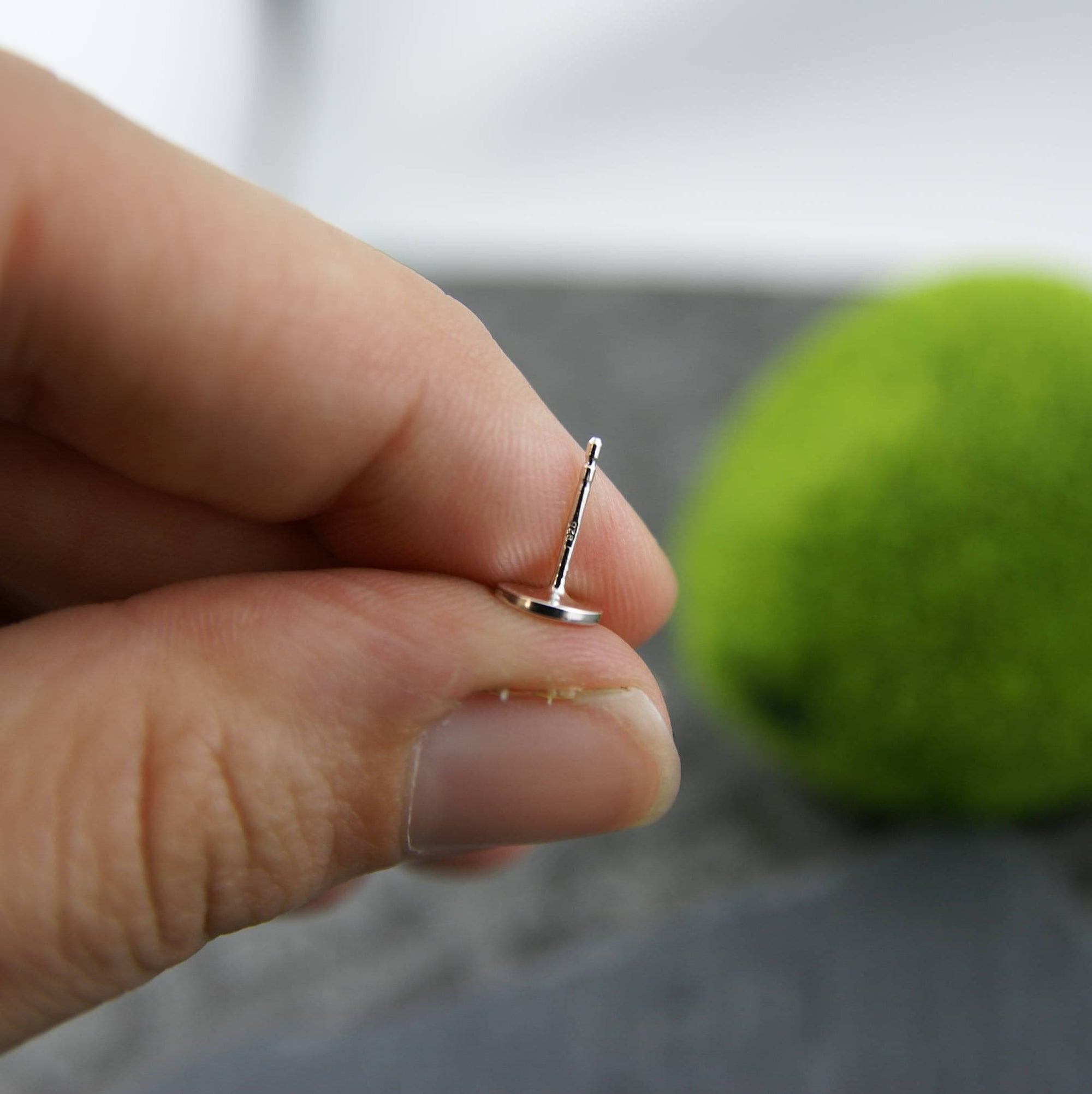 Small round earrings in sterling silver