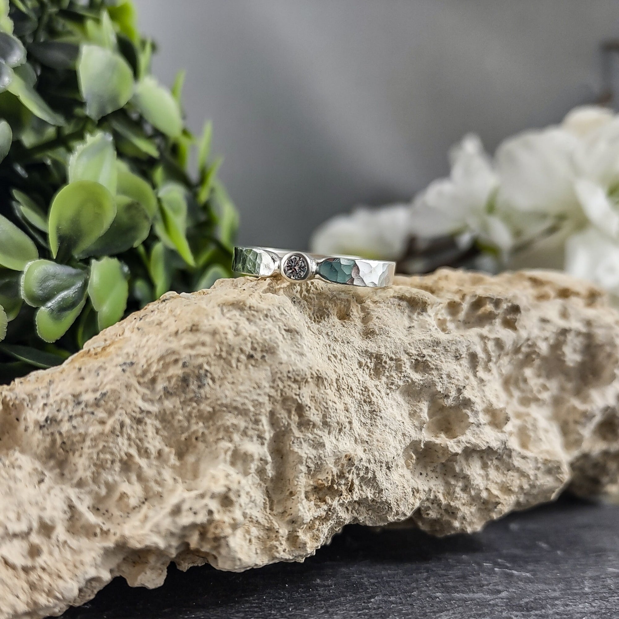 Sterling silver hammered ring with fine stone