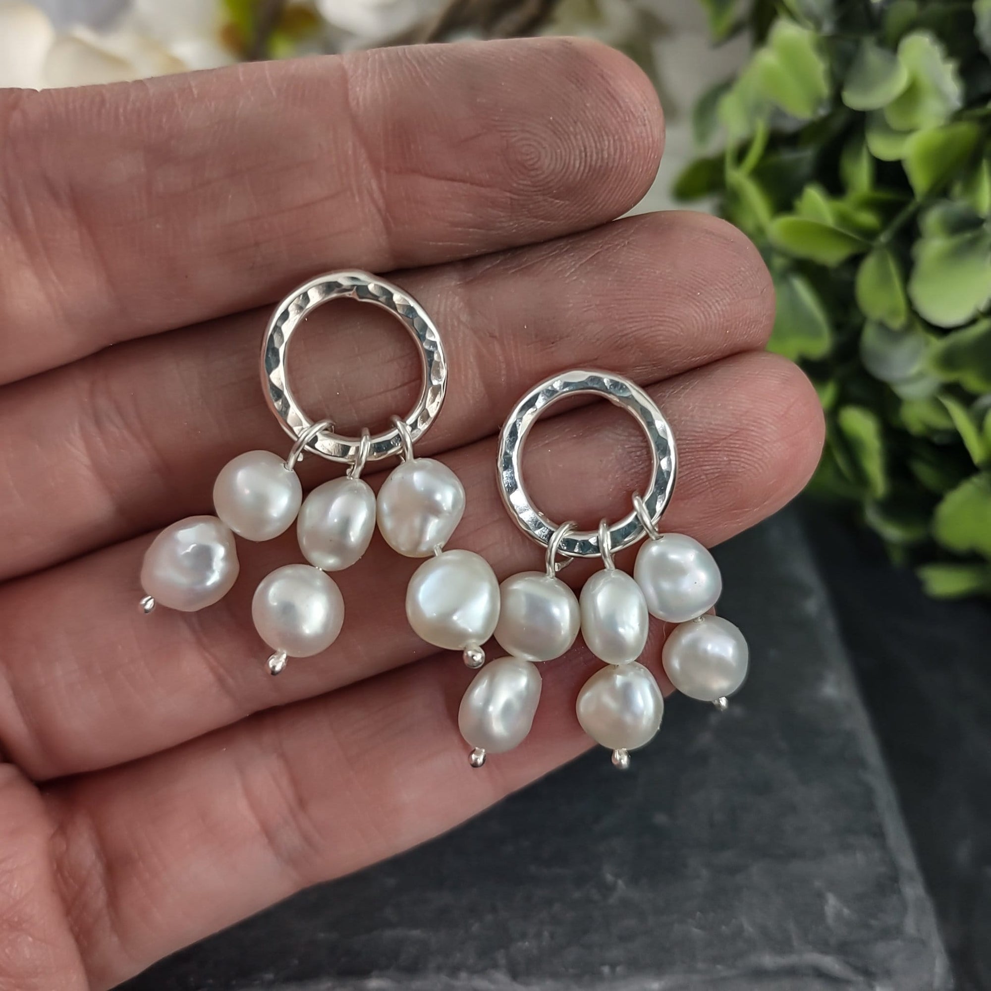 Boucles D'oreilles Pendantes Rondes Avec Perle Rouge Maya En Argent 925 Recycle Et Upcycle Boucles D'oreilles Pendantes Rondes Avec Perle Rouge Maya En Argent 925 Recycle Et Upcycle